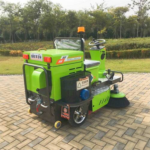 物业管理新利器 扬子1500mm卡赫小型驾驶式扫地车全面解析